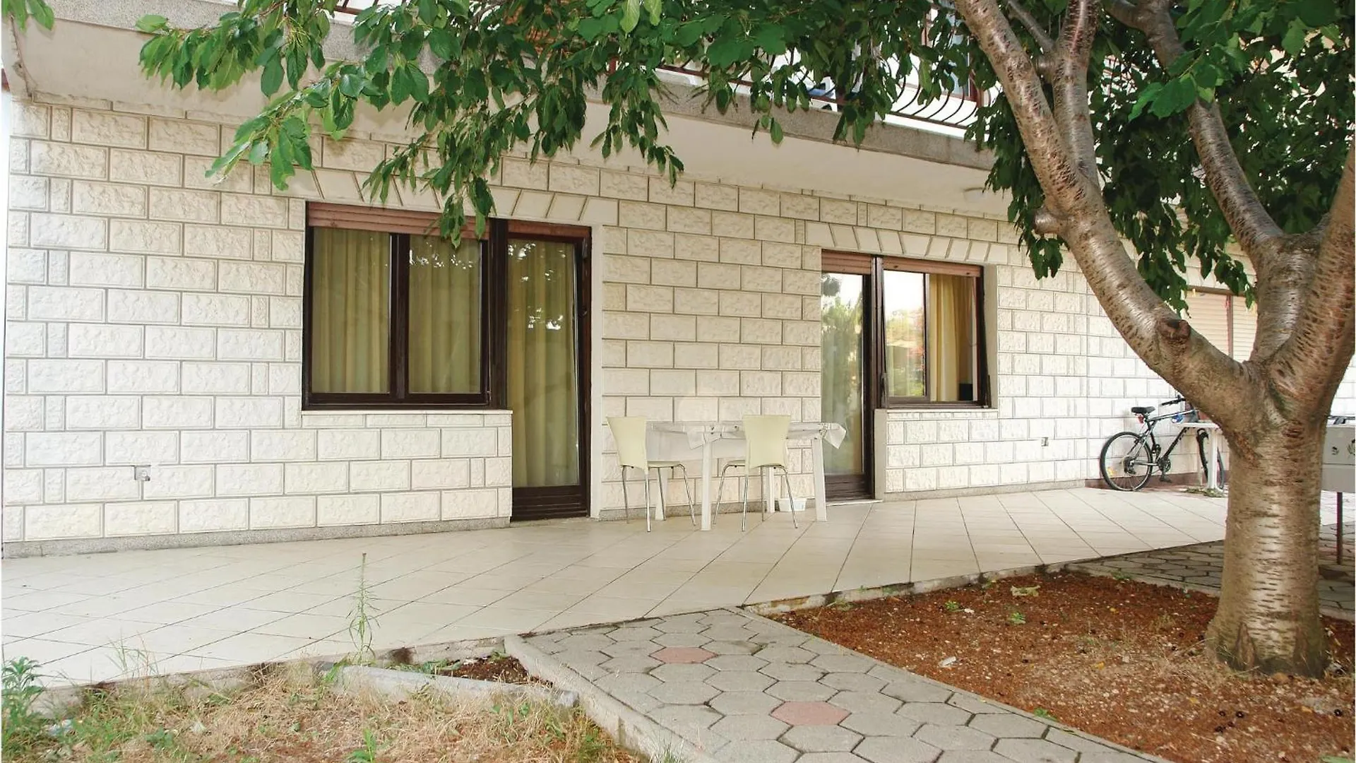 3 Bedroom Gorgeous Apartment In Trogir