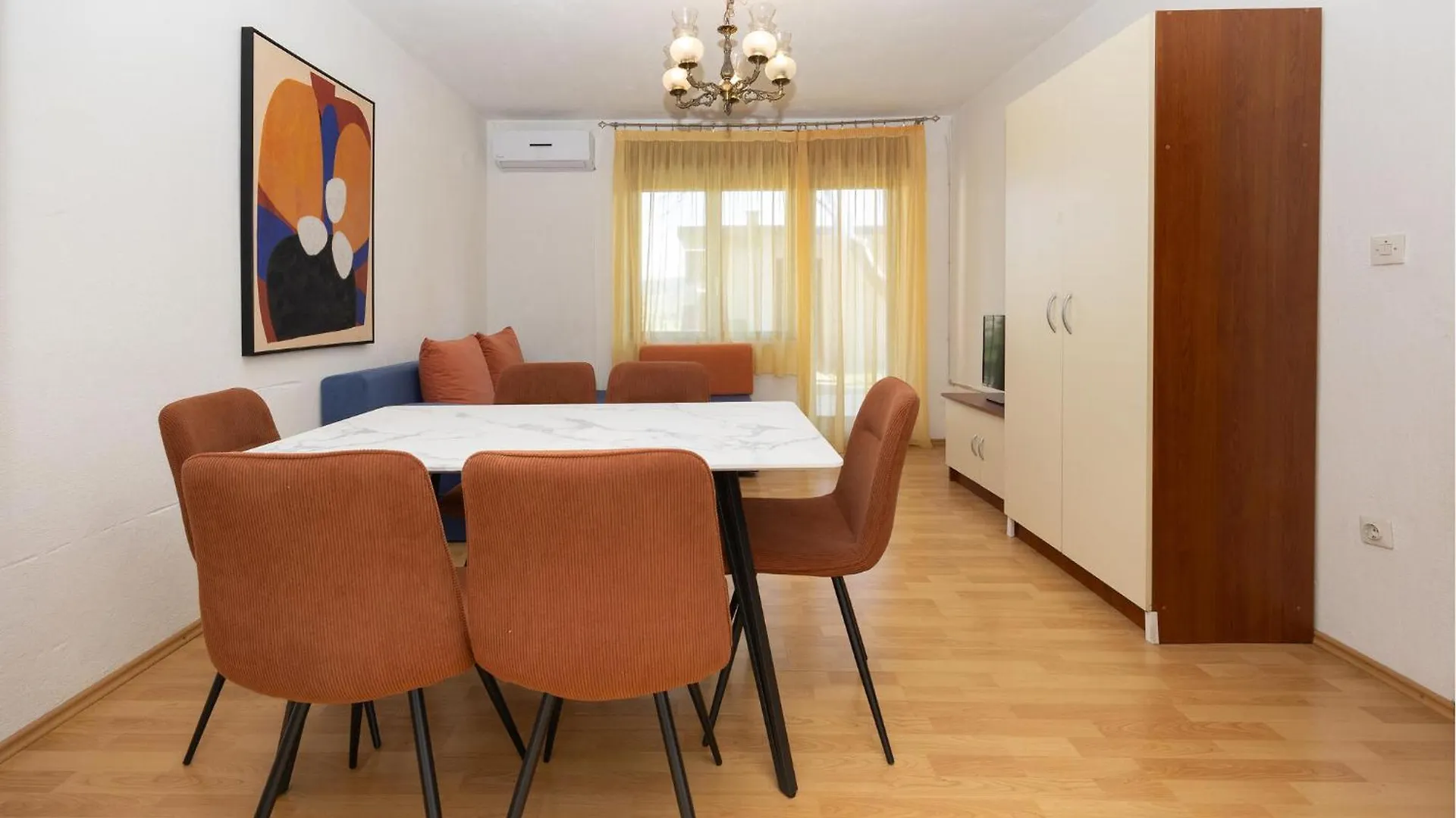 3 Bedroom Gorgeous Apartment In تروغير