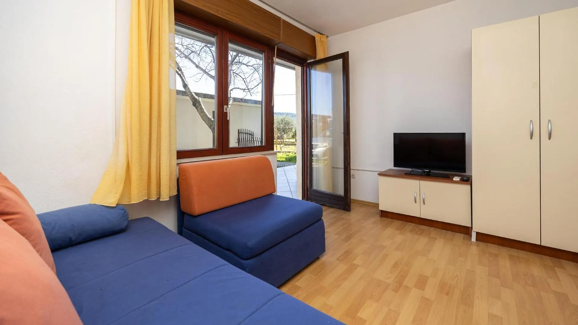 3 Bedroom Gorgeous Apartment In Trogir