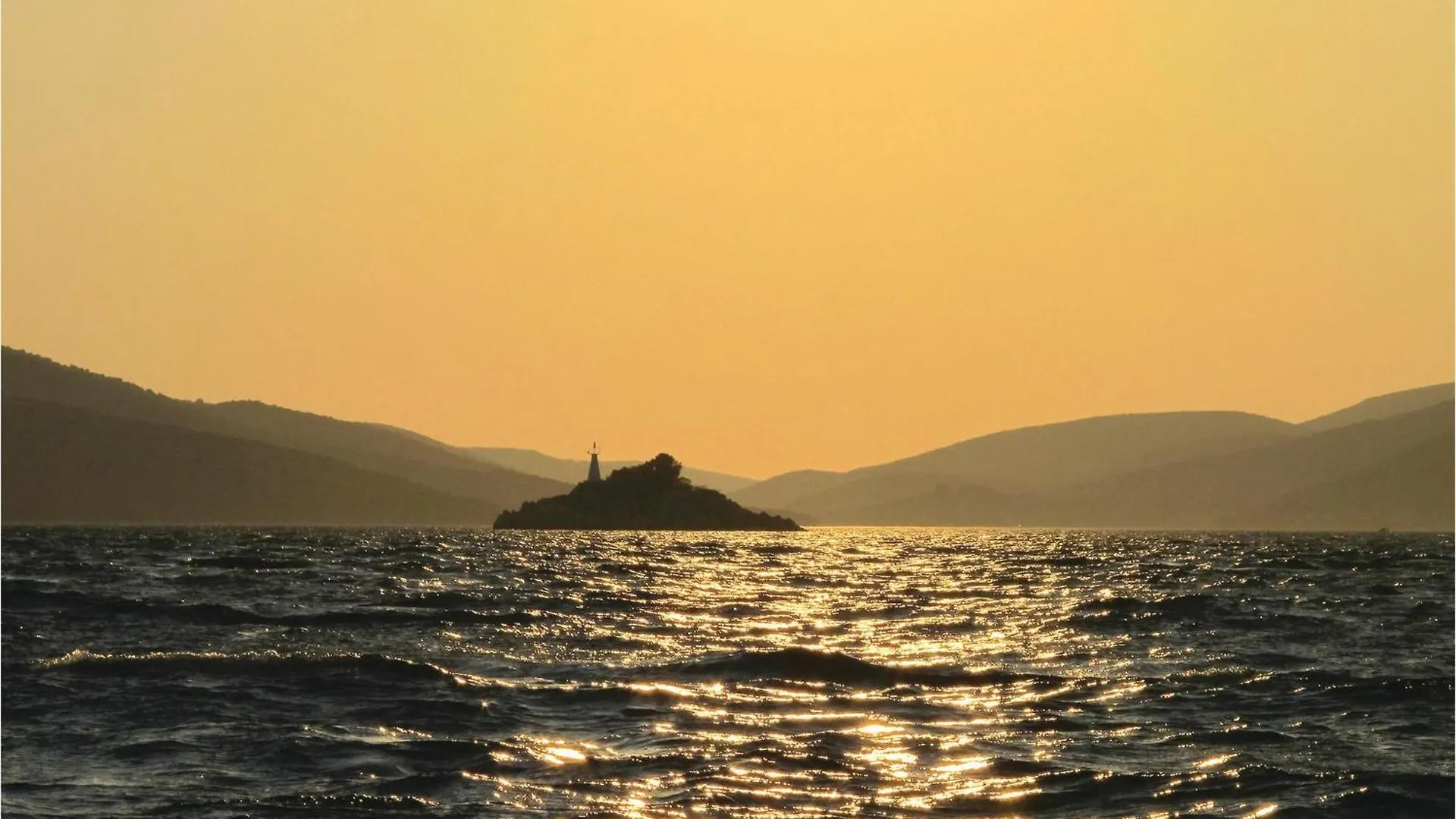 3 Bedroom Gorgeous Apartment In Trogir